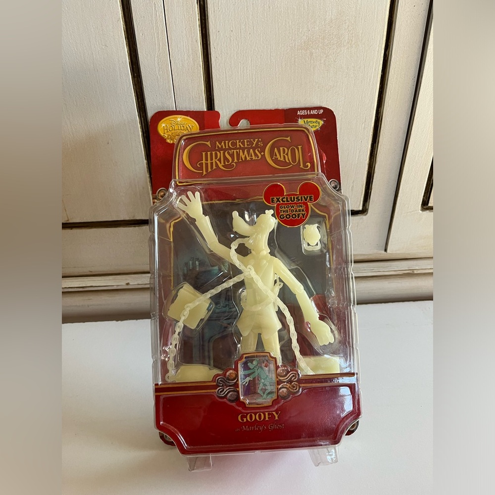 New Vintage Mickeys Christmas Carol Glow in the dark Goofy as Marleys Ghost